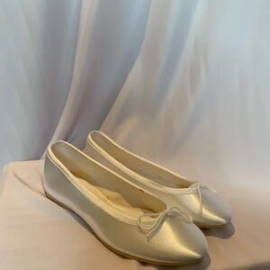 Elegant Cream Ballet Flats